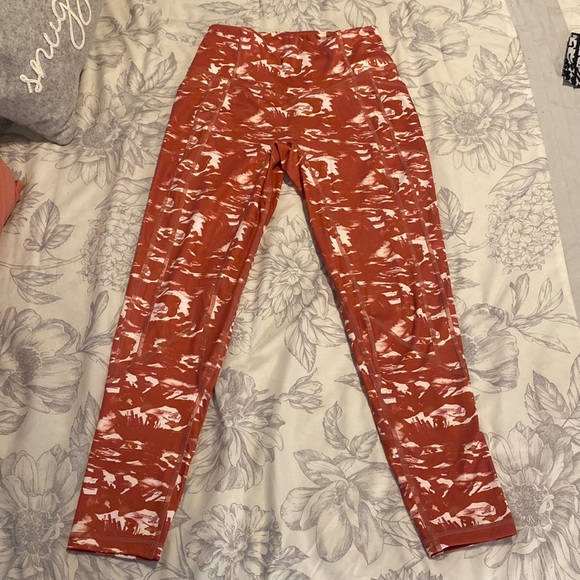 TYC-Til You Collapse Effortless Heart Booty Leggings - Mosaic - Picture 1 of 4